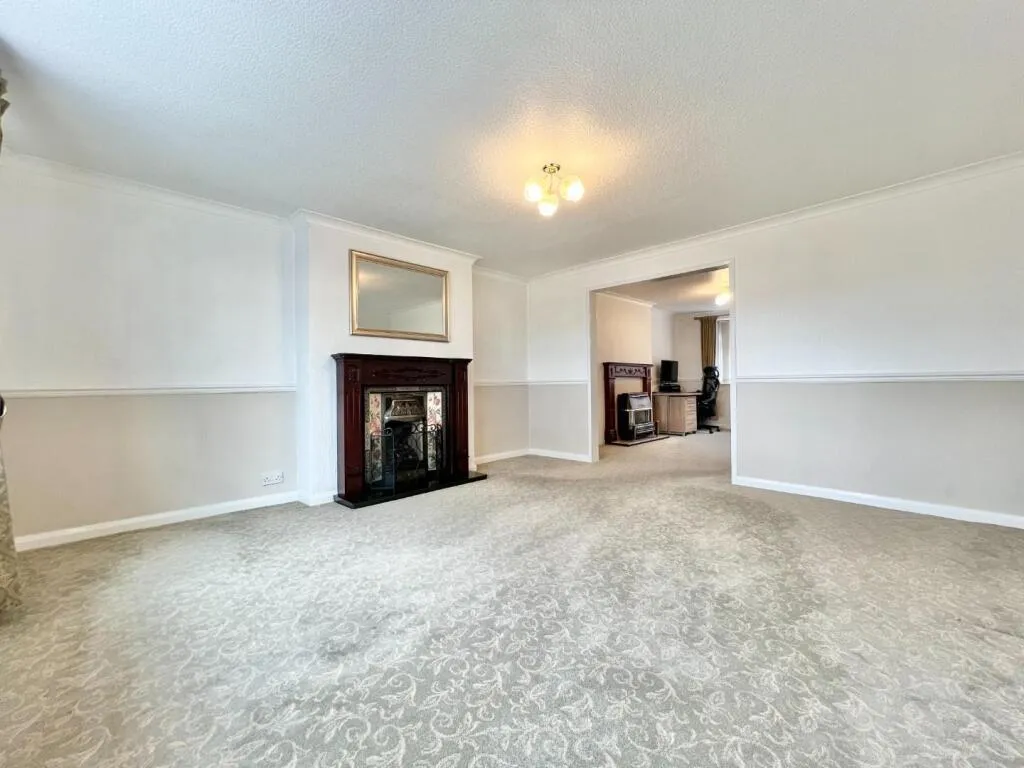 3 bed End of Terrace