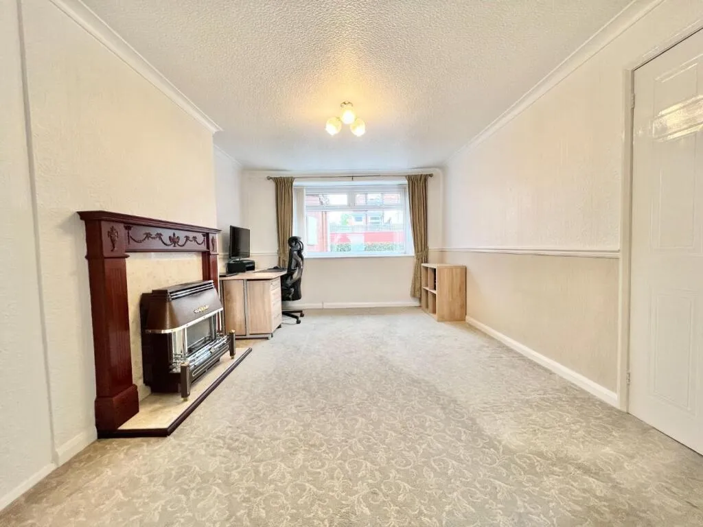 3 bed End of Terrace