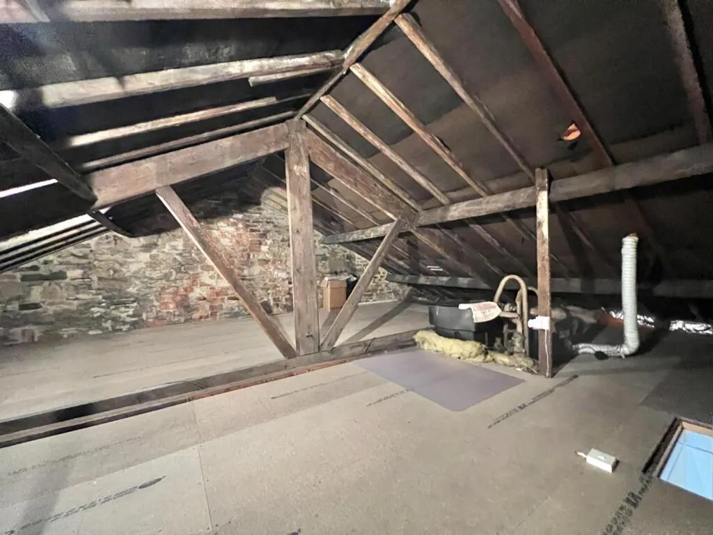 3 bed End of Terrace