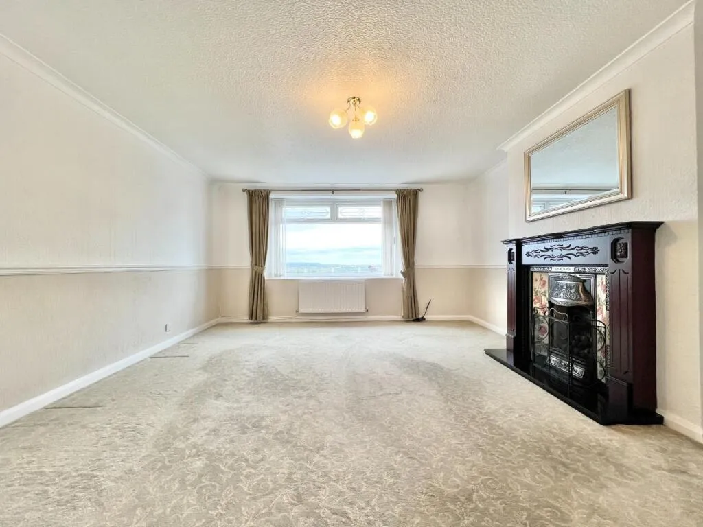 3 bed End of Terrace