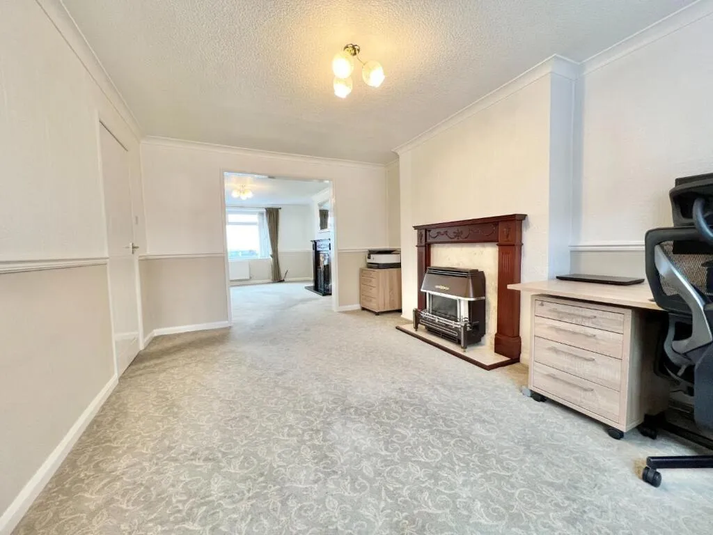 3 bed End of Terrace