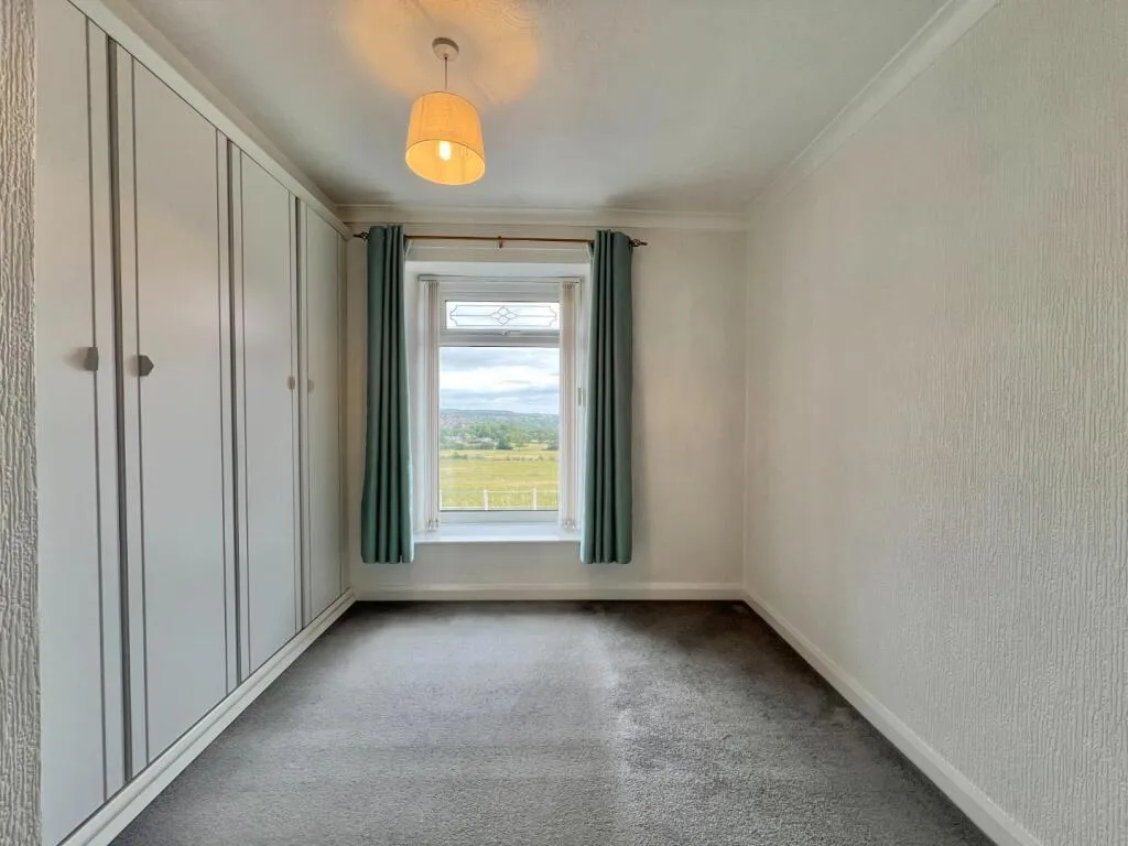 3 bed End of Terrace