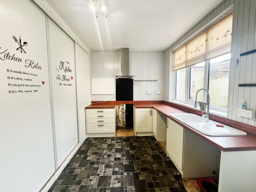 3 bed End of Terrace