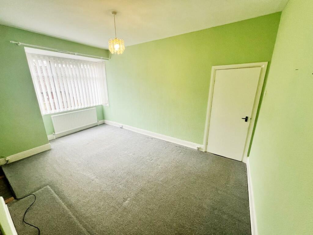 3 bed End of Terrace