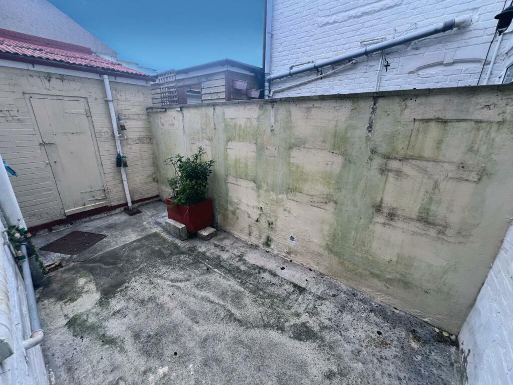 3 bed End of Terrace