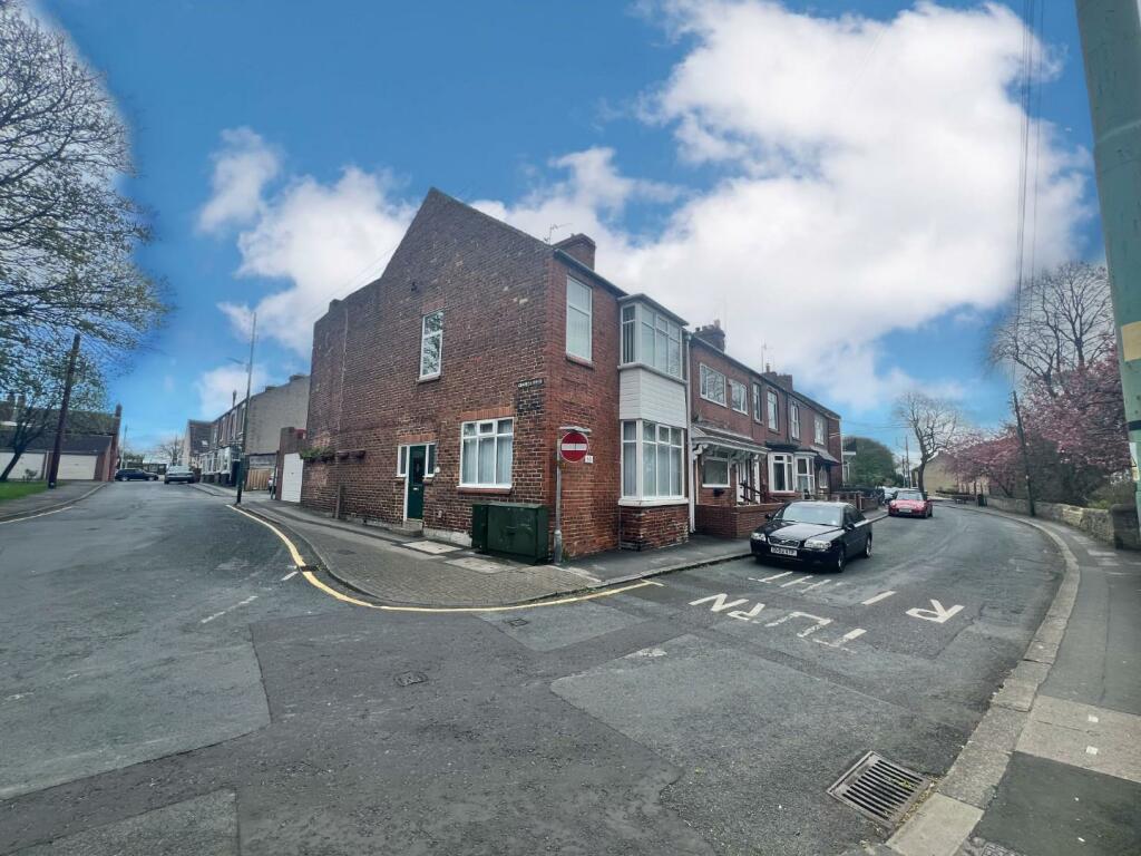3 bed End of Terrace