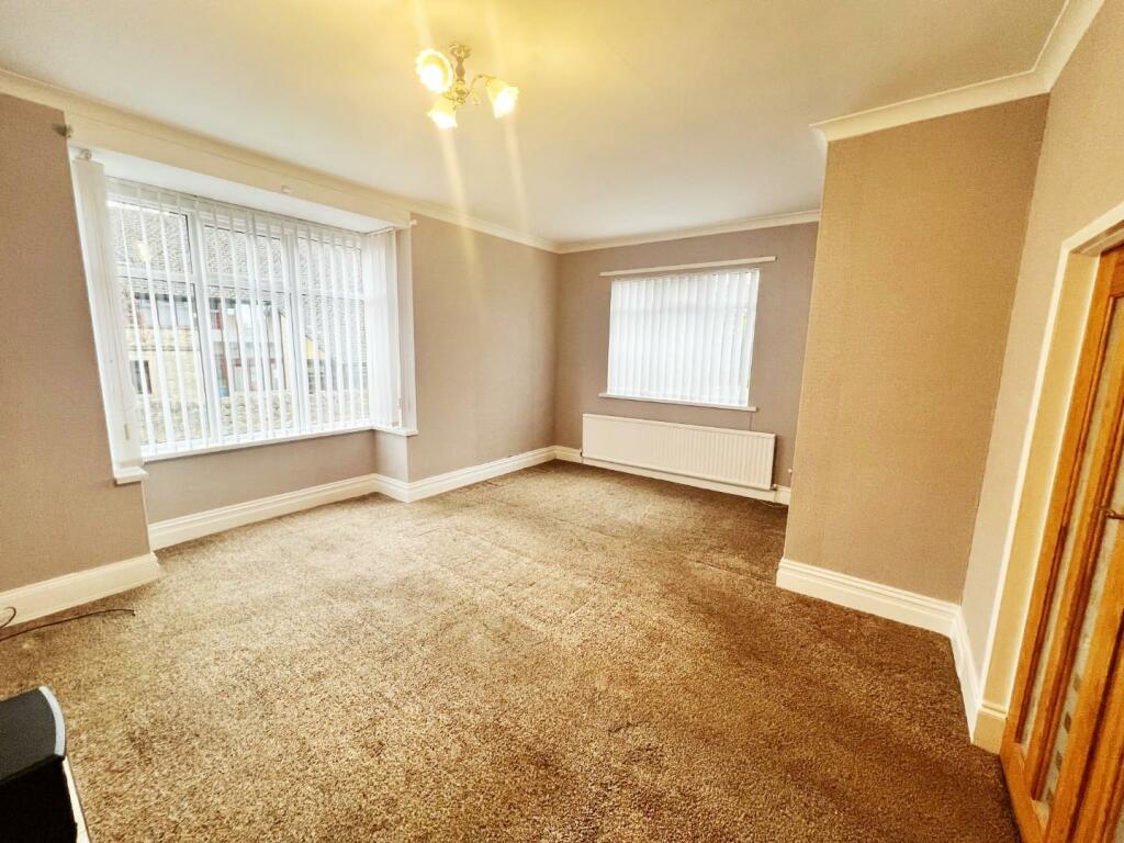 3 bed End of Terrace