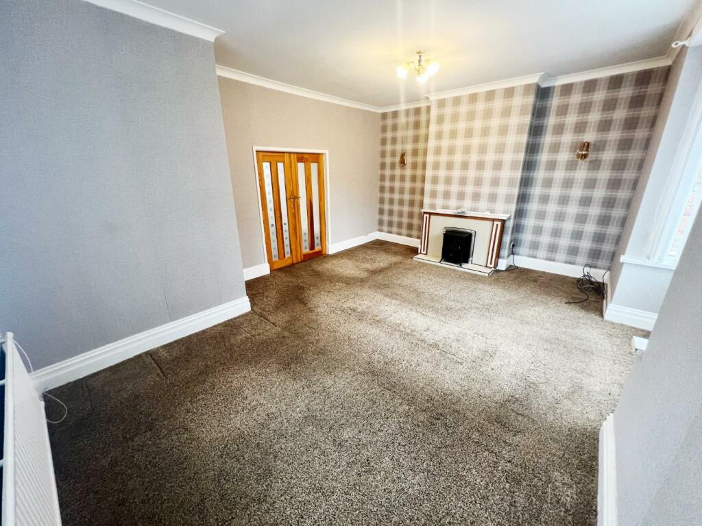 3 bed End of Terrace