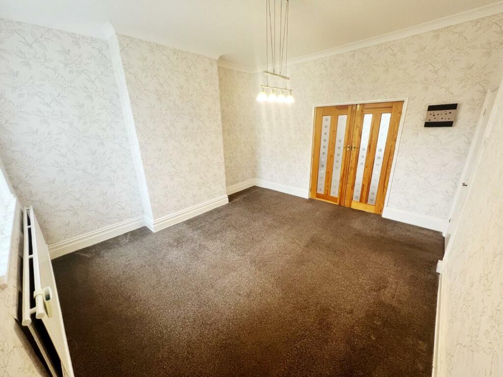 3 bed End of Terrace