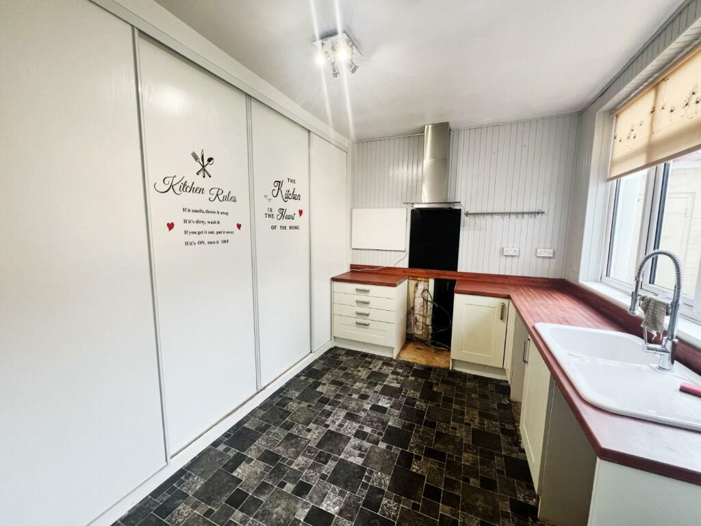3 bed End of Terrace