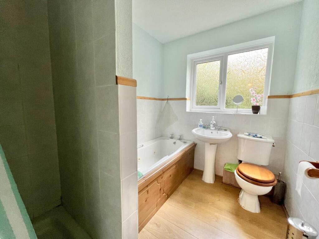 3 bed Detached Bungalow