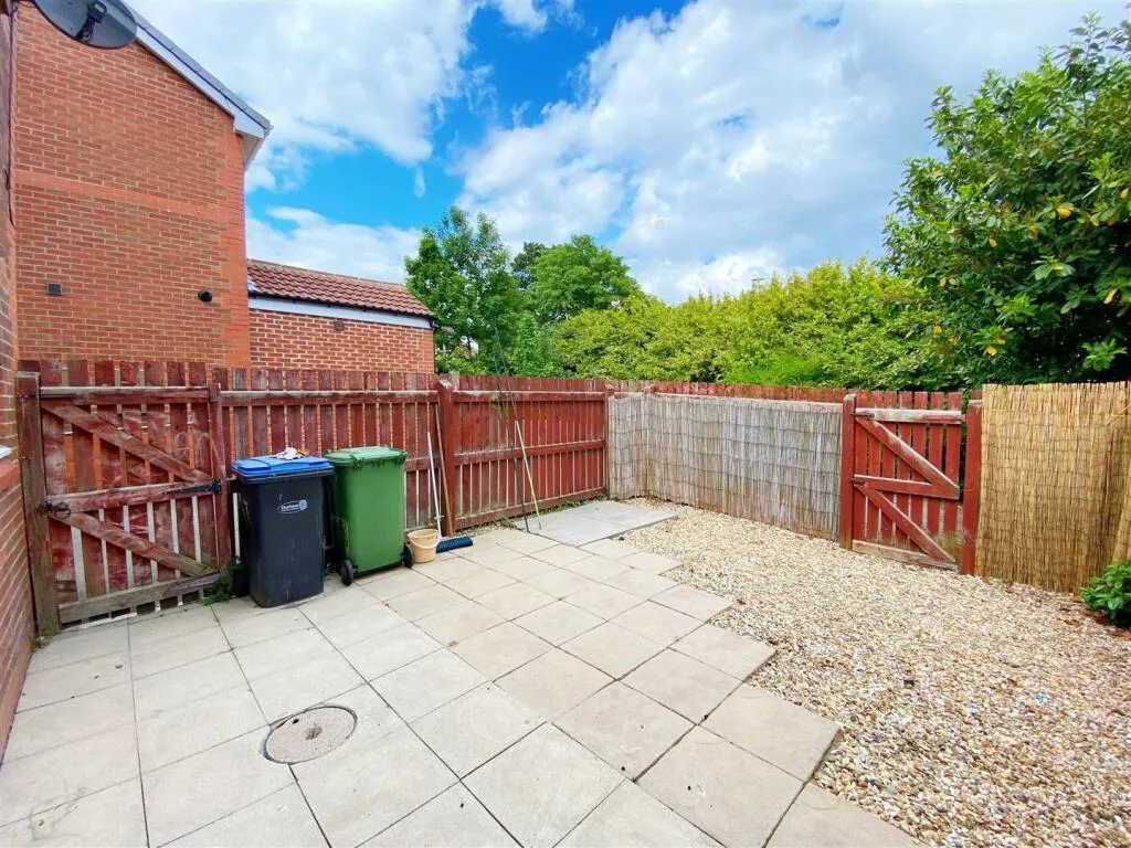 3 bed End of Terrace