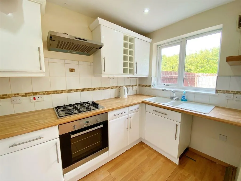 3 bed End of Terrace
