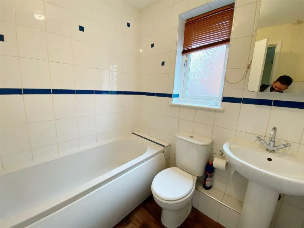 3 bed End of Terrace