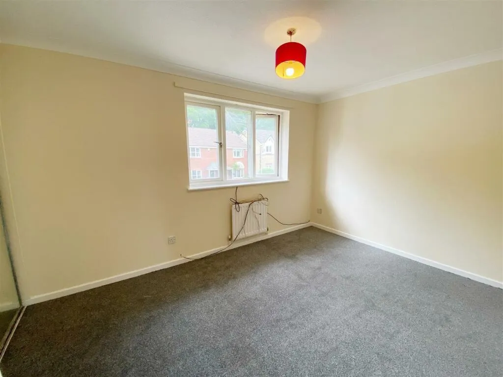 3 bed End of Terrace