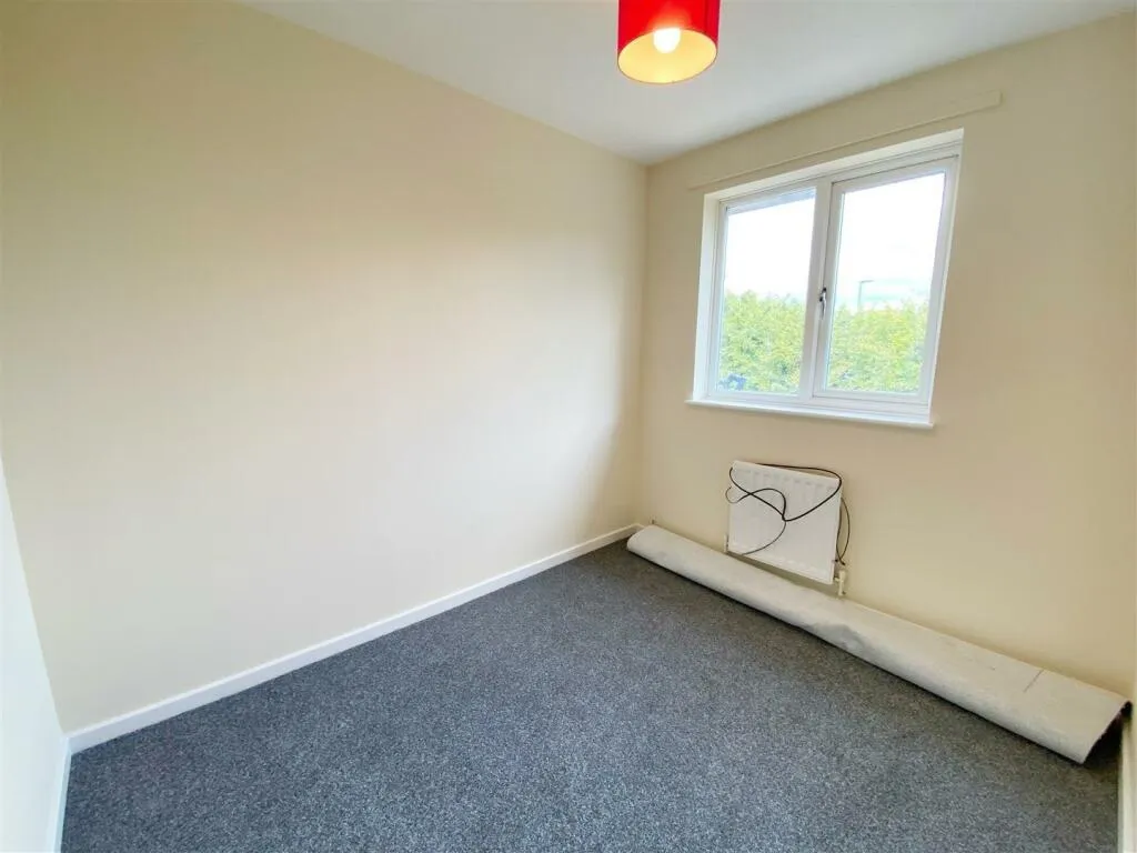 3 bed End of Terrace