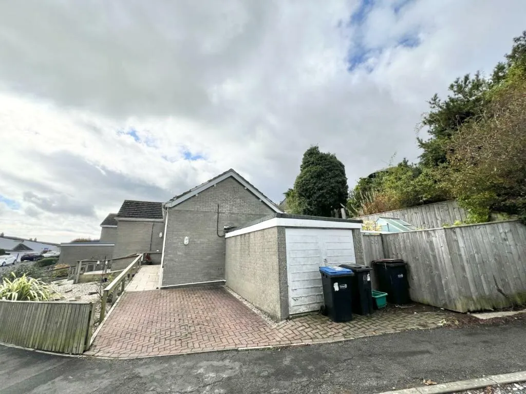 2 bed Detached Bungalow