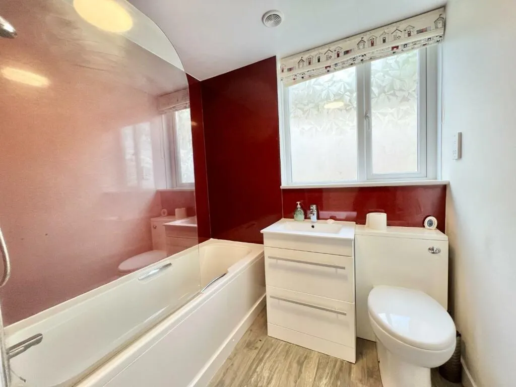 2 bed Detached Bungalow