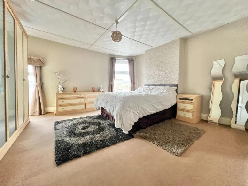 2 bed End of Terrace