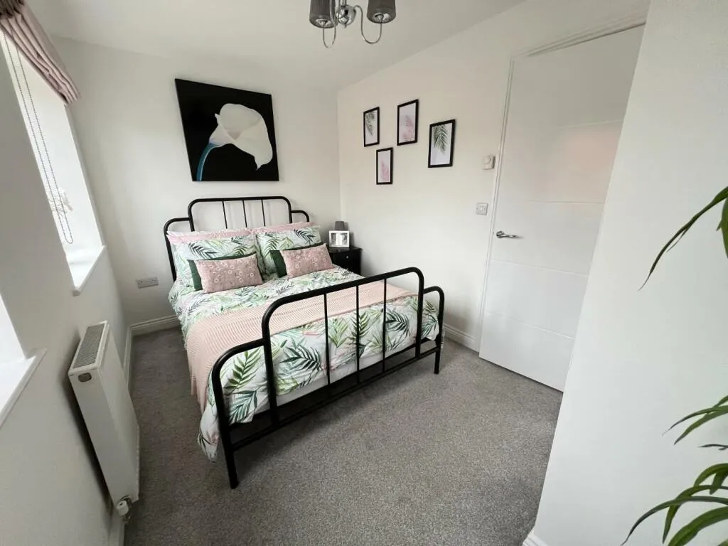 2 bed End of Terrace