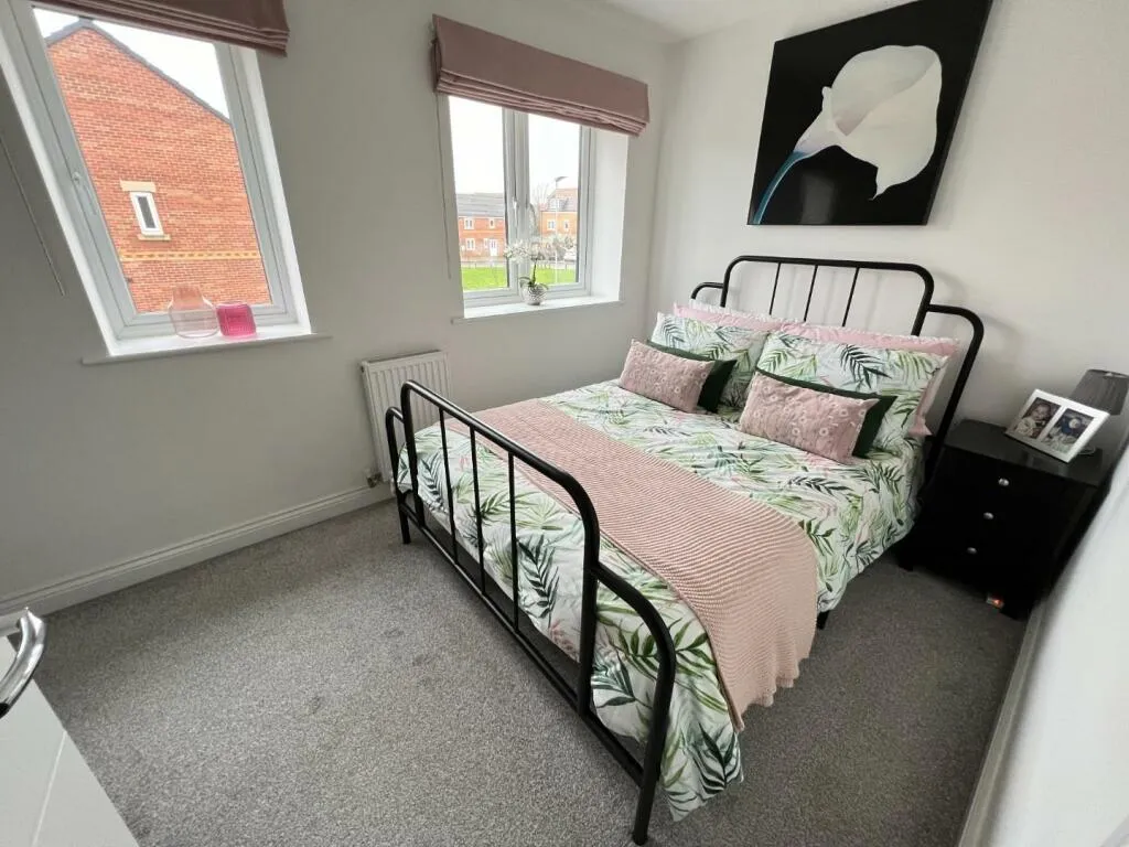 2 bed End of Terrace