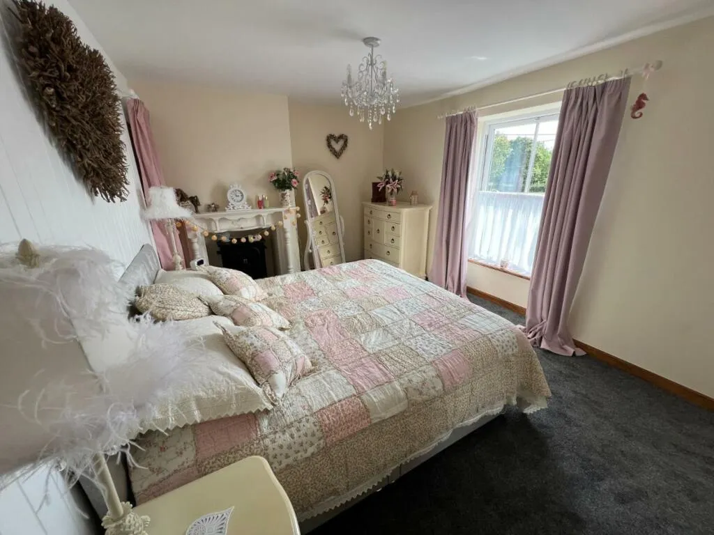4 bed End of Terrace