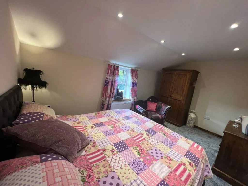 4 bed End of Terrace