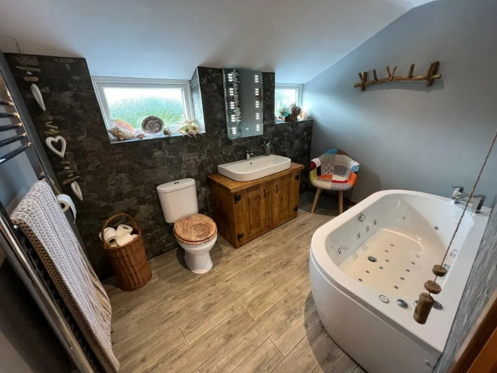 4 bed End of Terrace