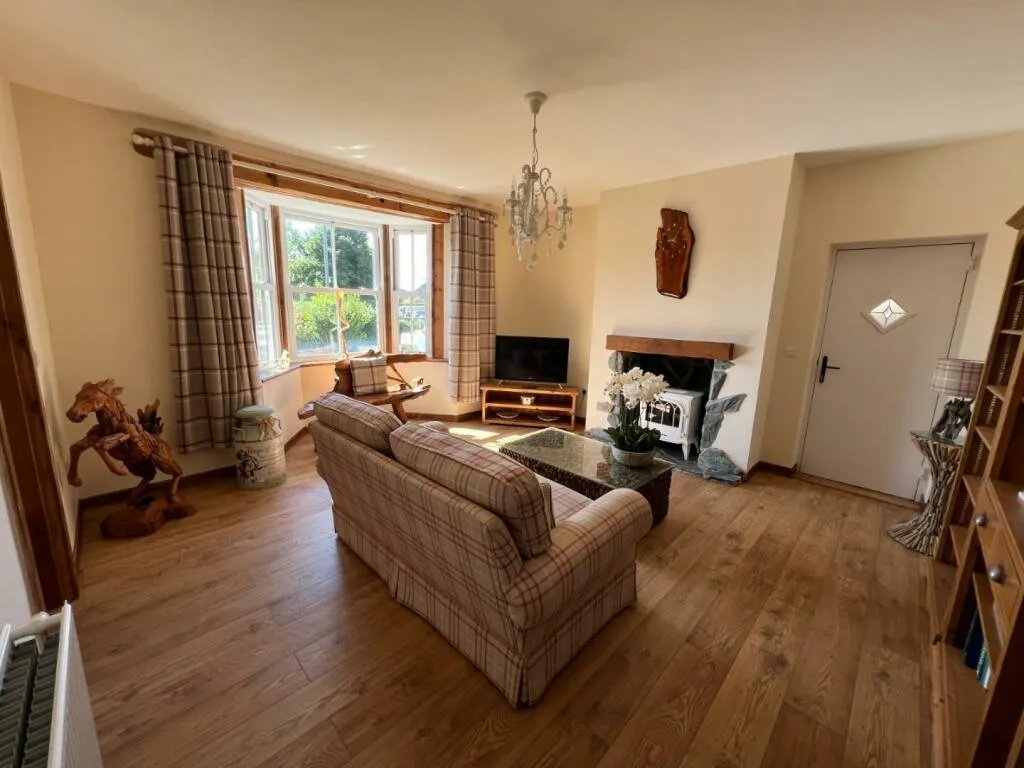 4 bed End of Terrace