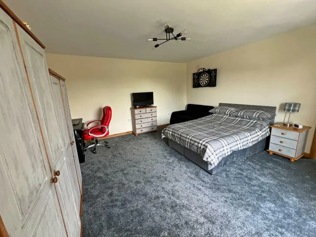 4 bed End of Terrace