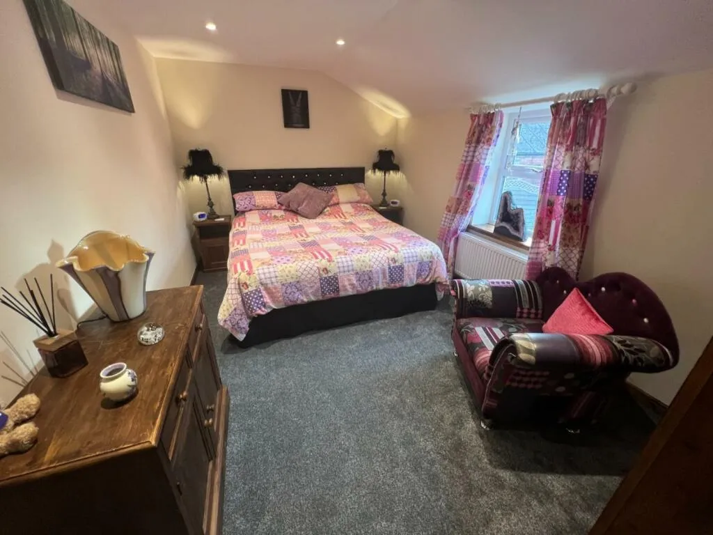 4 bed End of Terrace