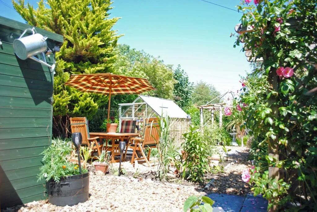 4 bed End of Terrace