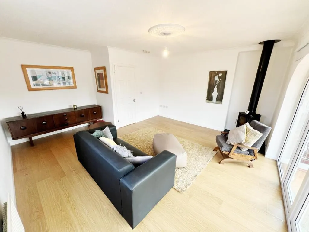 2 bed Semi-Detached Bungalow