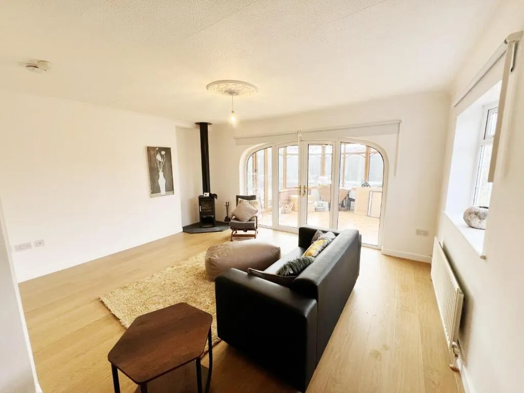 2 bed Semi-Detached Bungalow