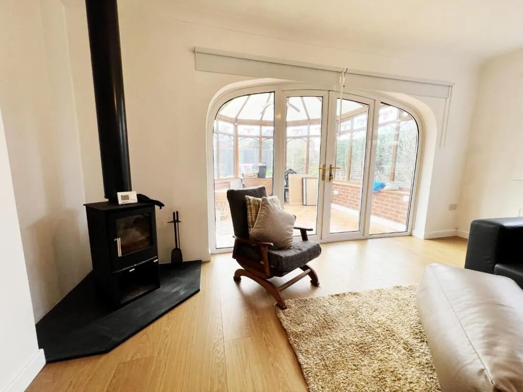 2 bed Semi-Detached Bungalow