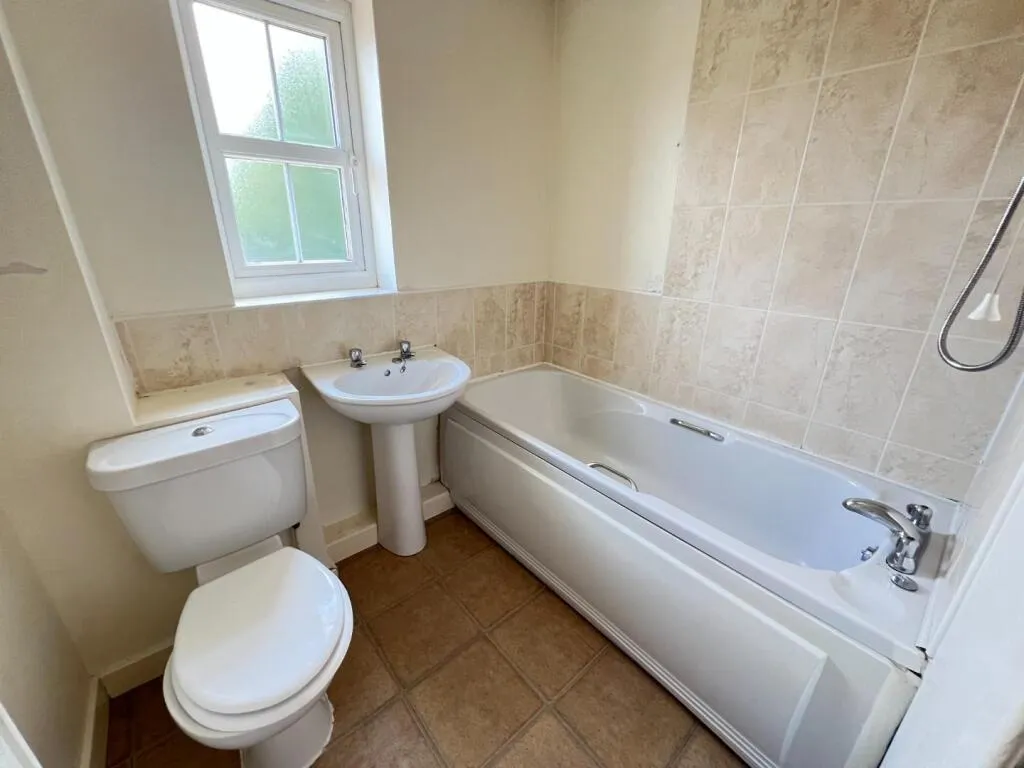 2 bed End of Terrace
