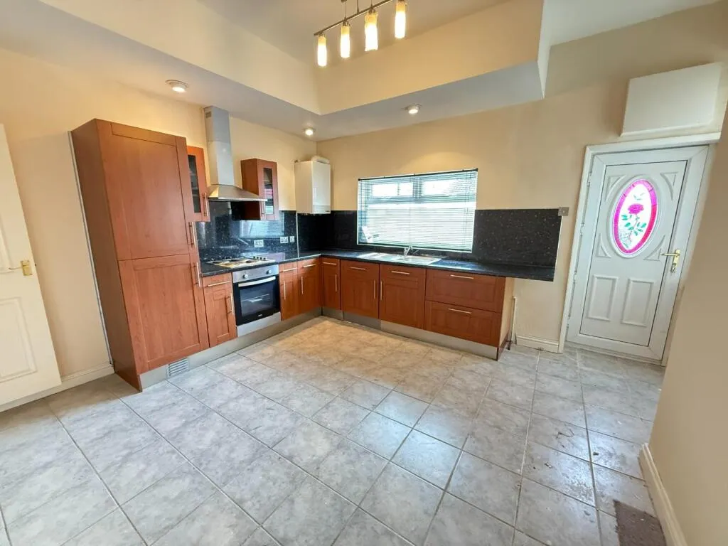 3 bed End of Terrace