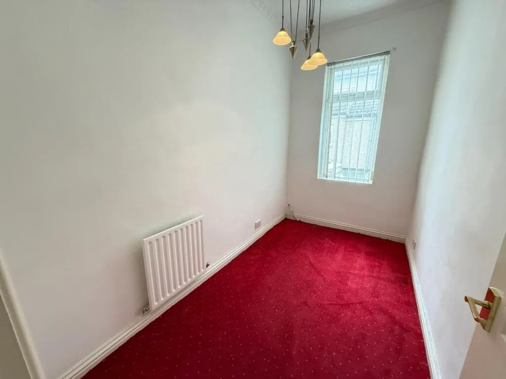 3 bed End of Terrace