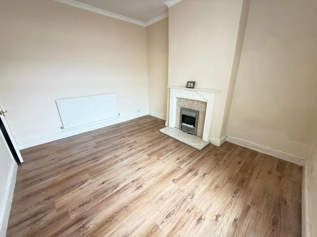 3 bed End of Terrace