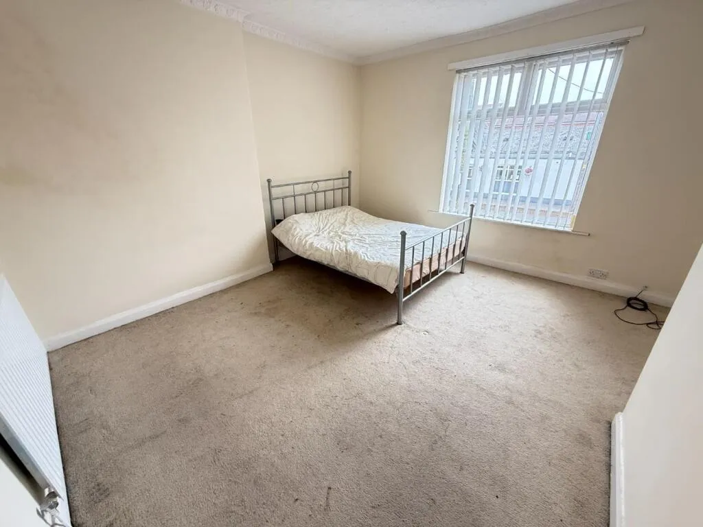 3 bed End of Terrace