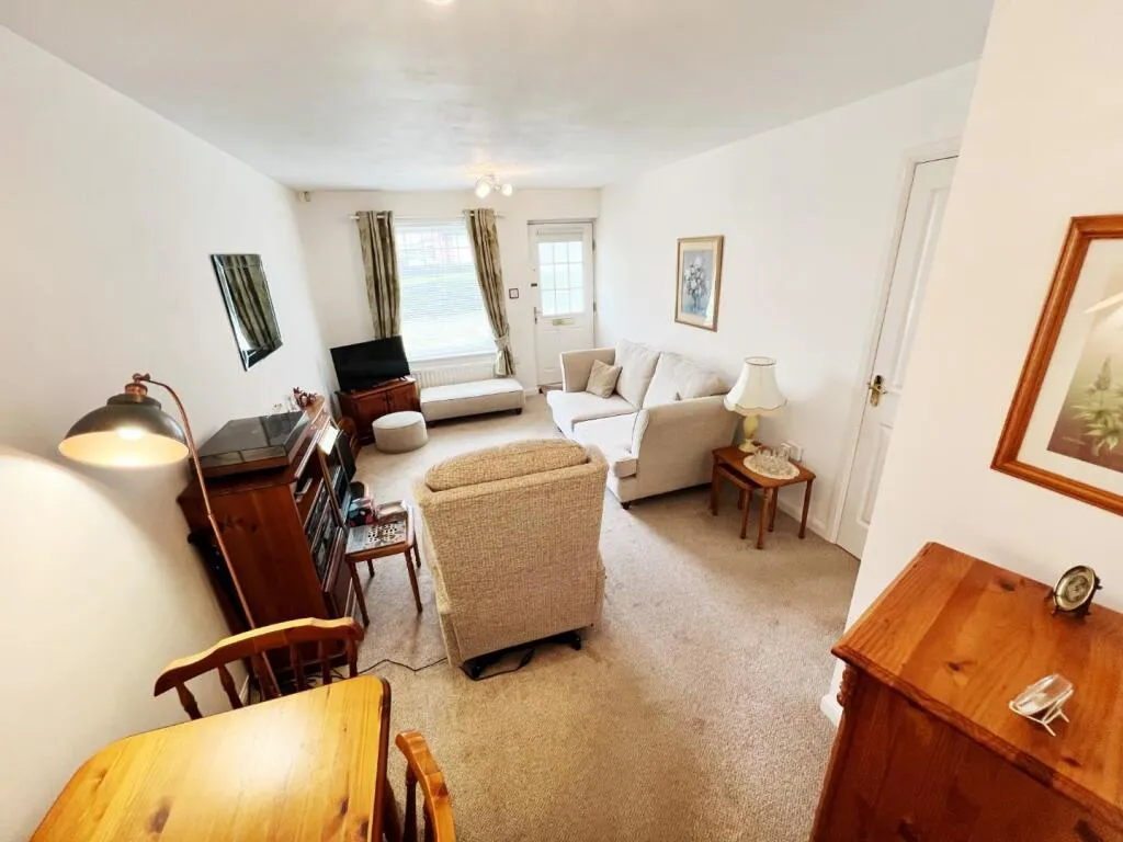 2 bed Semi-Detached Bungalow