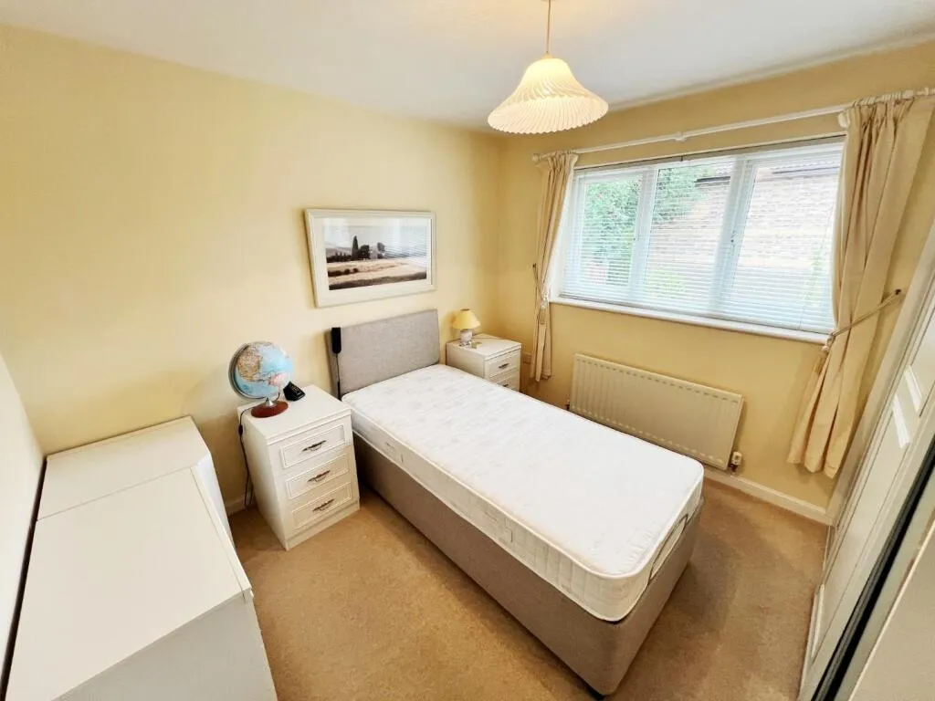 2 bed Semi-Detached Bungalow
