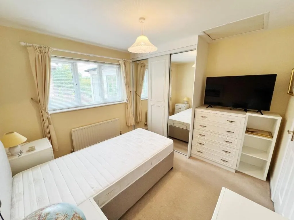 2 bed Semi-Detached Bungalow