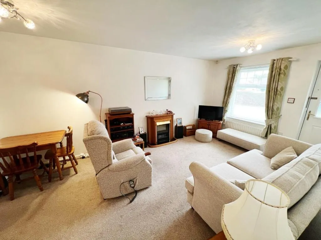 2 bed Semi-Detached Bungalow
