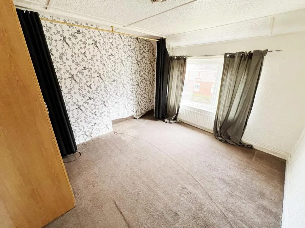 4 bed Semi-Detached