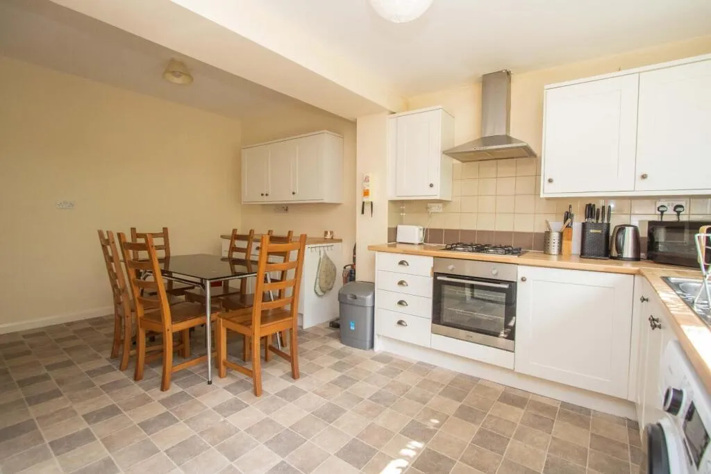 5 bed House