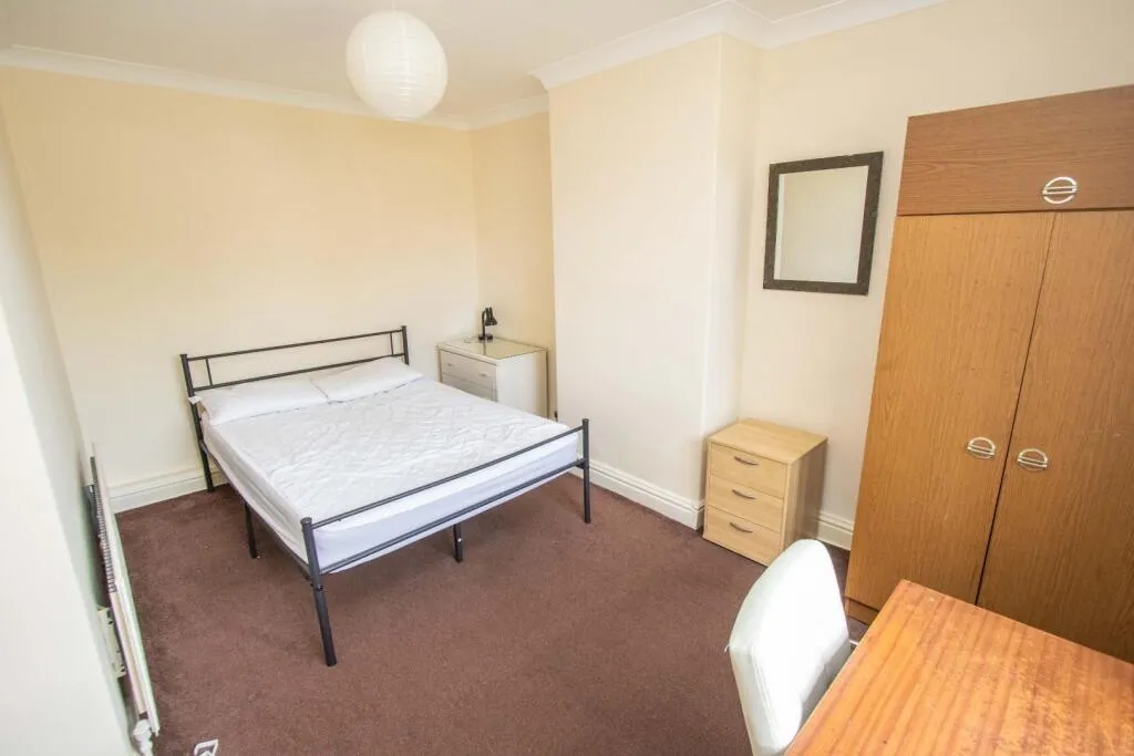 5 bed House