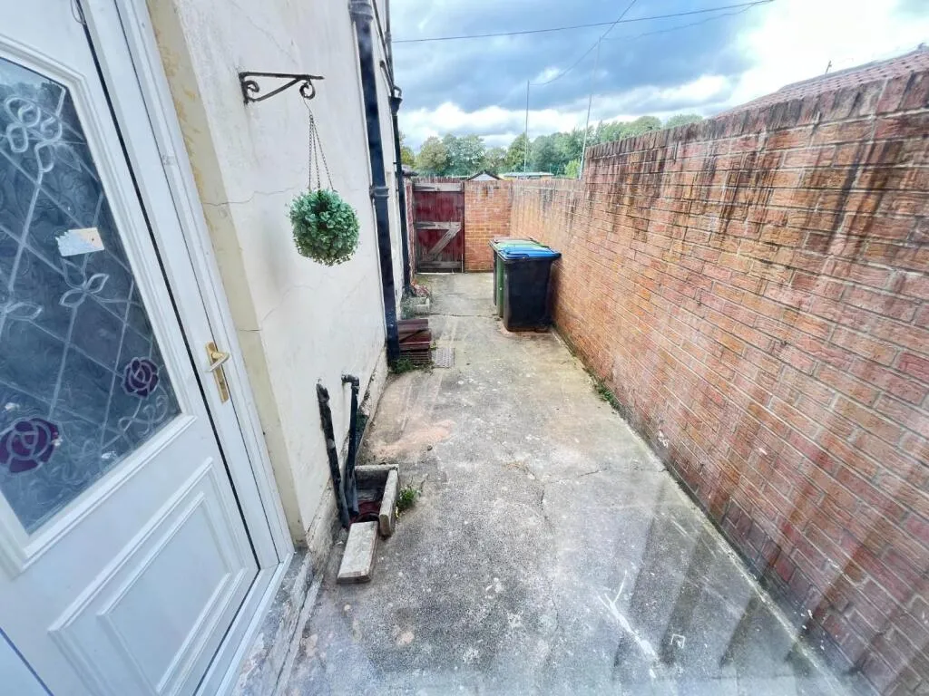 4 bed End of Terrace