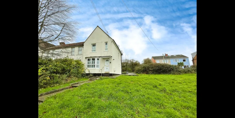 End of Terrace Home - Large Plot - Excellent First Time or Investment Purchase - Bristol