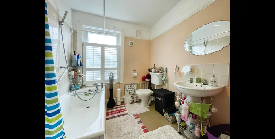 End of Terrace Home - Large Plot - Excellent First Time or Investment Purchase - Bristol